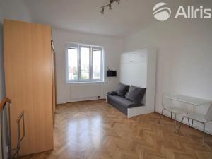 Pronájem bytu 1+kk, Brno, Komárovská, 32 m2