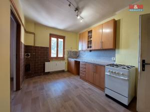 Prodej bytu 2+1, Žlutice, Dukelských hrdinů, 61 m2
