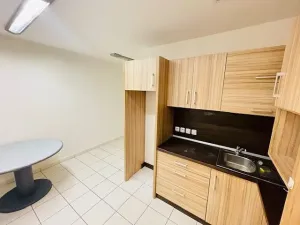Pronájem kanceláře, Šumperk, Dr. E. Beneše, 21 m2