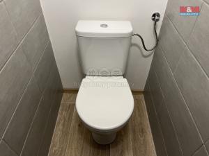 Pronájem bytu 1+1, Pardubice - Zelené Předměstí, Benešovo náměstí, 39 m2