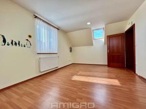 Pronájem rodinného domu, Popůvky, Horní, 216 m2