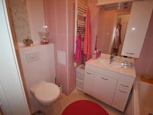 Prodej bytu 2+kk, Karlovy Vary, Šmeralova, 44 m2