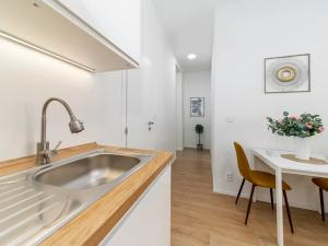 Prodej bytu 2+kk, Praha - Košíře, Holečkova, 45 m2