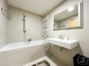 Pronájem bytu 2+kk, Praha - Žižkov, Pitterova, 60 m2