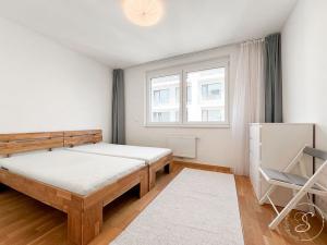 Pronájem bytu 2+kk, Praha - Vysočany, Smržových, 55 m2