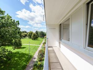 Pronájem bytu 1+kk, Praha - Prosek, Veltruská, 33 m2