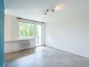 Pronájem bytu 1+kk, Praha - Prosek, Veltruská, 33 m2