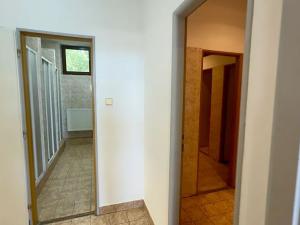 Prodej skladu, Hradec Králové, Kovová, 982 m2