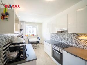 Prodej bytu 4+1, Praha - Řepy, Španielova, 90 m2