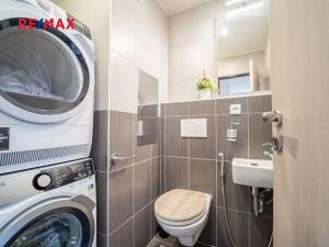 Prodej bytu 4+1, Praha - Řepy, Španielova, 90 m2