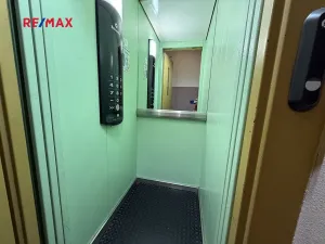 Pronájem bytu 2+kk, Praha - Smíchov, Na Skalce, 36 m2