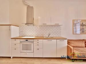 Pronájem bytu 1+1, Praha - Libeň, Vacínova, 39 m2
