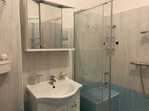 Pronájem bytu 2+1, Praha - Nusle, náměstí Hrdinů, 65 m2