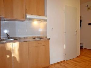 Pronájem bytu 2+kk, Praha - Holešovice, Na Maninách, 52 m2