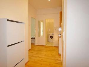 Pronájem bytu 2+kk, Praha - Holešovice, Na Maninách, 52 m2