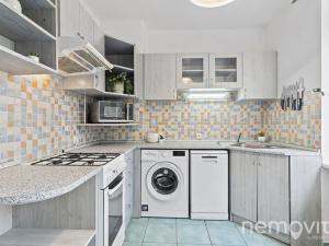 Prodej bytu 3+1, Praha - Kobylisy, Střelničná, 75 m2