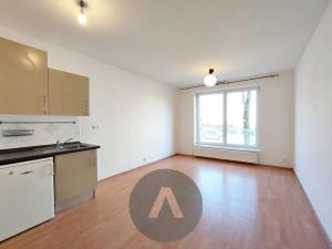 Pronájem bytu 1+kk, Brno, Zderadova, 28 m2
