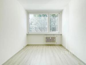 Pronájem bytu 3+1, Praha - Kobylisy, Akátová, 62 m2