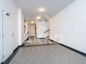 Pronájem bytu 2+kk, Praha - Břevnov, Slavníkova, 58 m2