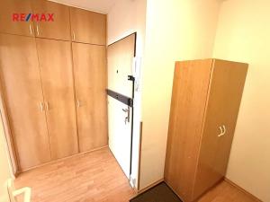 Prodej bytu 3+1, Praha - Záběhlice, Hledíková, 59 m2