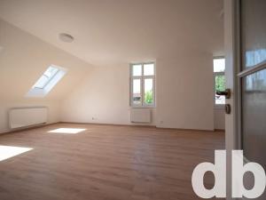 Prodej bytu 2+kk, Karlovy Vary, Pražská silnice, 60 m2