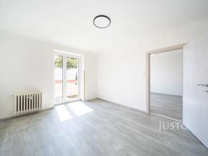 Pronájem bytu 2+1, Třeboň, Nádražní, 56 m2