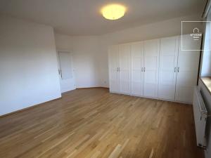 Pronájem rodinného domu, Průhonice, Javorová, 280 m2