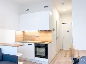 Pronájem bytu 1+kk, Praha - Smíchov, Plzeňská, 20 m2