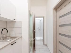 Pronájem bytu 1+kk, Praha - Vršovice, 28. pluku, 34 m2