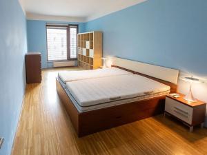 Pronájem bytu 2+kk, Praha - Karlín, Rohanské nábřeží, 80 m2