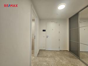 Pronájem bytu 2+kk, Praha - Modřany, Československého exilu, 50 m2