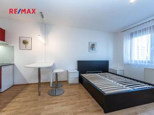 Pronájem bytu 1+kk, Praha - Stodůlky, Sluneční náměstí, 33 m2