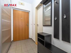 Pronájem bytu 1+kk, Praha - Stodůlky, Sluneční náměstí, 33 m2