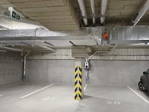 Pronájem garážového stání, Plzeň, Železná, 7671 m2
