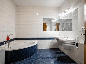 Prodej rodinného domu, Hostinné, Náměstí, 508 m2