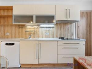 Prodej bytu 2+1, Nejdek, Osvětimská, 55 m2