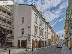 Pronájem kanceláře, Praha - Nové Město, Soukenická, 244 m2
