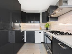 Prodej bytu 3+kk, Praha - Kobylisy, Třeboradická, 68 m2