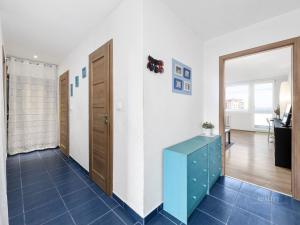 Prodej bytu 3+kk, Praha - Kobylisy, Třeboradická, 68 m2
