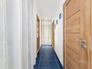 Prodej bytu 3+kk, Praha - Kobylisy, Třeboradická, 68 m2