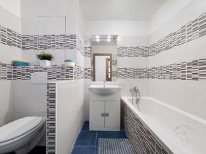 Prodej bytu 3+kk, Praha - Kobylisy, Třeboradická, 68 m2