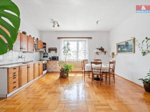 Prodej rodinného domu, Velká Jesenice, 200 m2