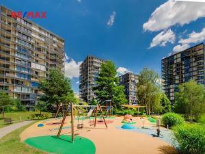 Prodej bytu 2+kk, Praha - Žižkov, Ke kapslovně, 85 m2