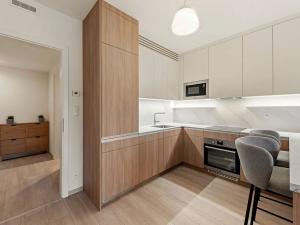 Pronájem bytu 2+kk, Praha, Výstavní, 55 m2