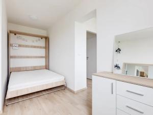 Prodej bytu 2+kk, Praha, Peroutkova, 32 m2
