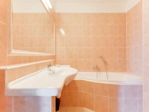 Prodej bytu 2+kk, Praha, Peroutkova, 32 m2