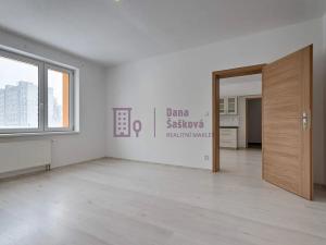 Pronájem bytu 2+kk, Jindřichův Hradec, sídliště Vajgar, 48 m2