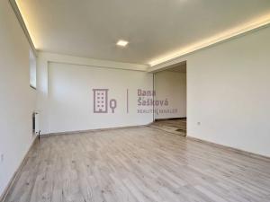Pronájem bytu 2+kk, Jindřichův Hradec, sídliště Vajgar, 50 m2