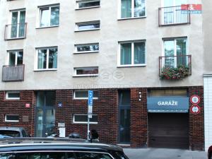 Pronájem garážového stání, Praha - Holešovice, Tusarova, 10 m2