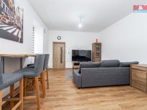 Prodej činžovního domu, Studená, nám. Sv. J. Nepomuckého, 229 m2